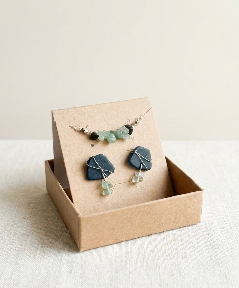 Conjunto de Collar y Pendientes de Piedra Natural · Creación Consciente