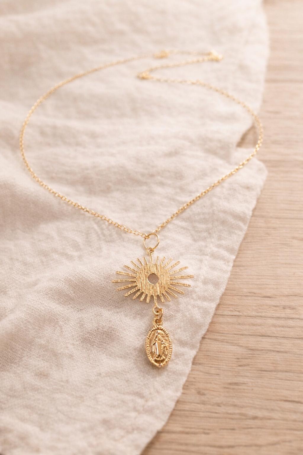 Colgante amuleto de protección total